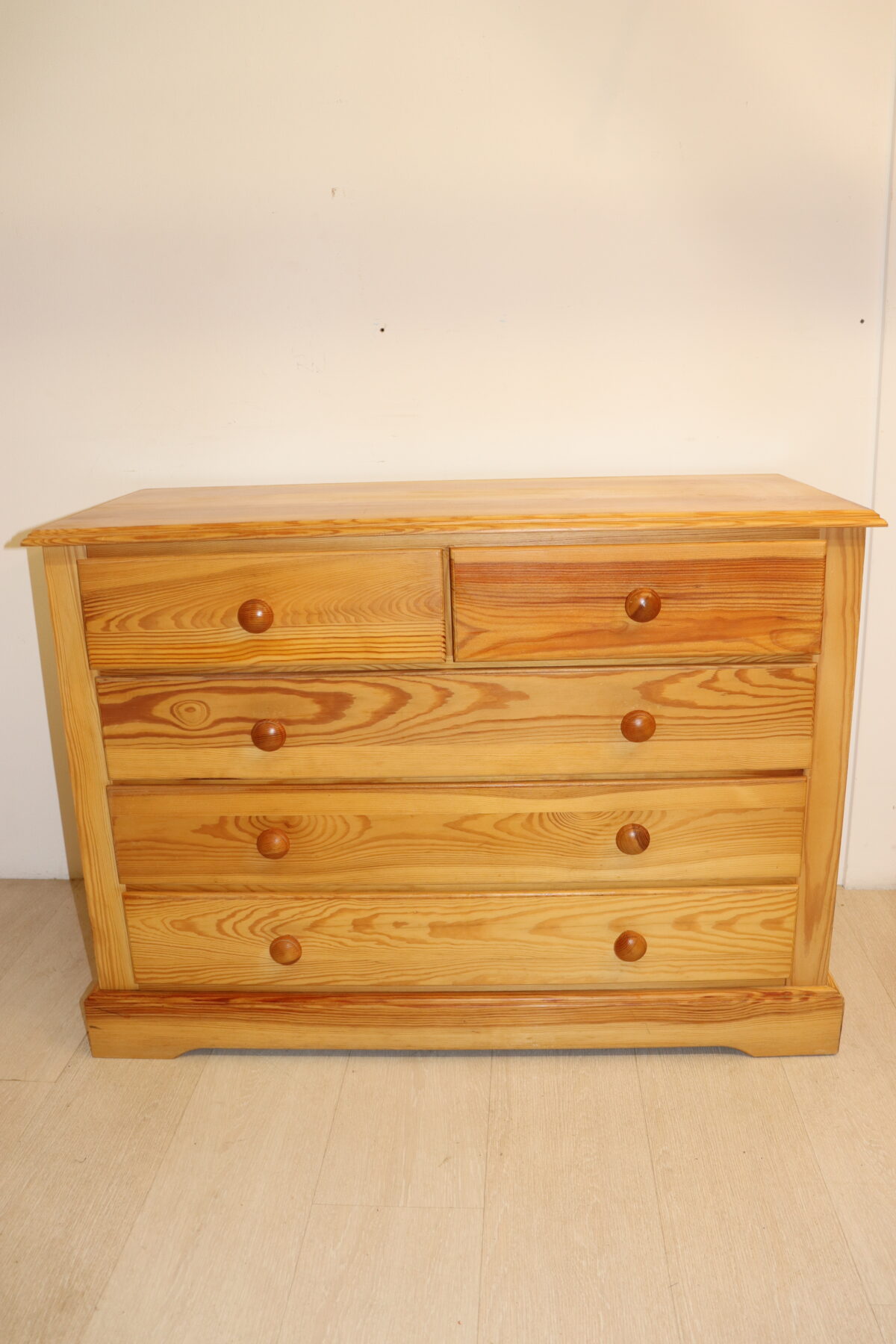 Commode en pin – Image 1