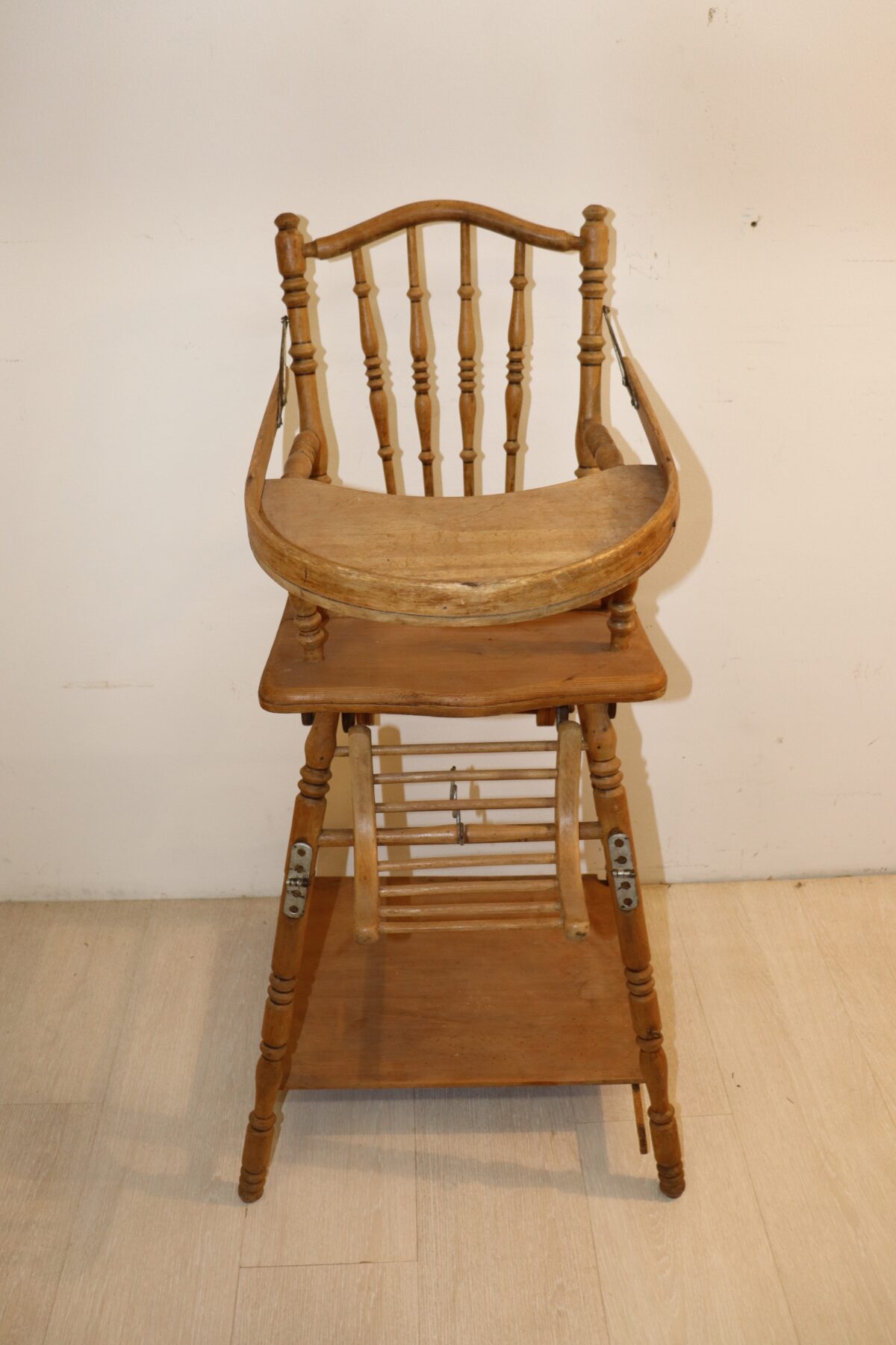 Chaise enfants en bois – Image 1
