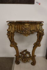 Console en bois sculpté doré, plateau en marbre env. 1850