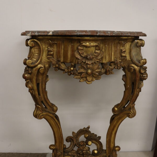 Console en bois sculpté doré, plateau en marbre env. 1850