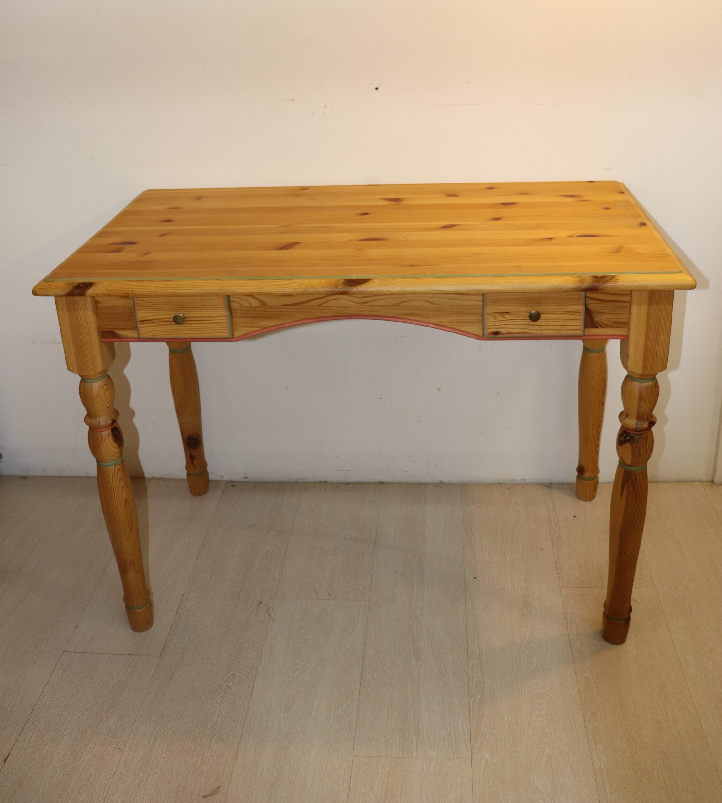 7917 Bureau en pin – Image 1