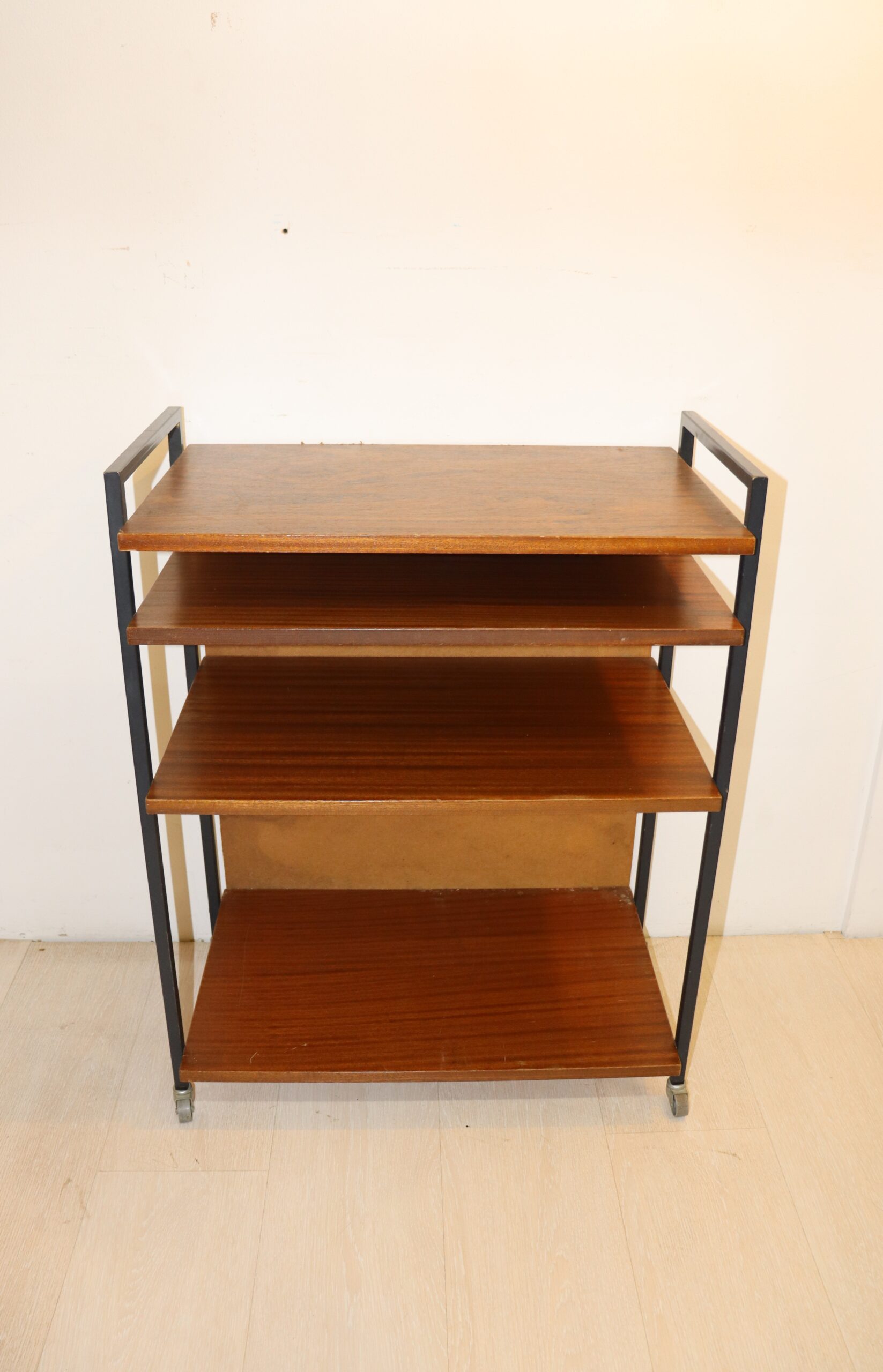 7927 Etagère sur roulette – Image 1