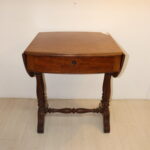 Table pliable avec tiroir