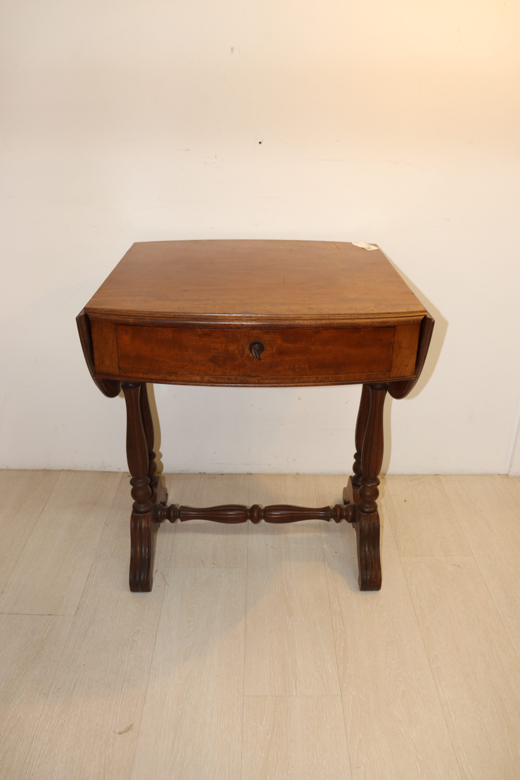 7928 Table pliable avec tiroir – Image 1