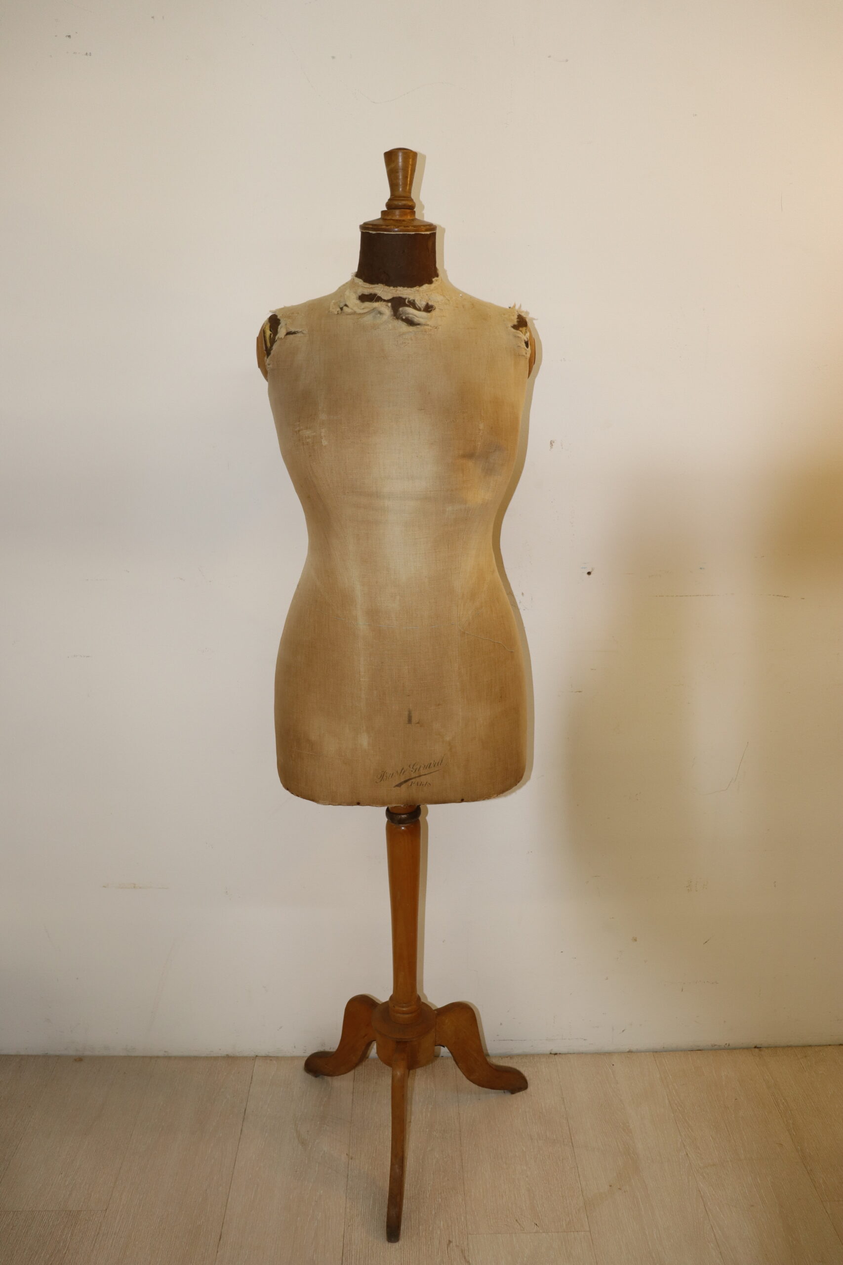 7943 Ancien buste de femme Girard Paris – Image 1