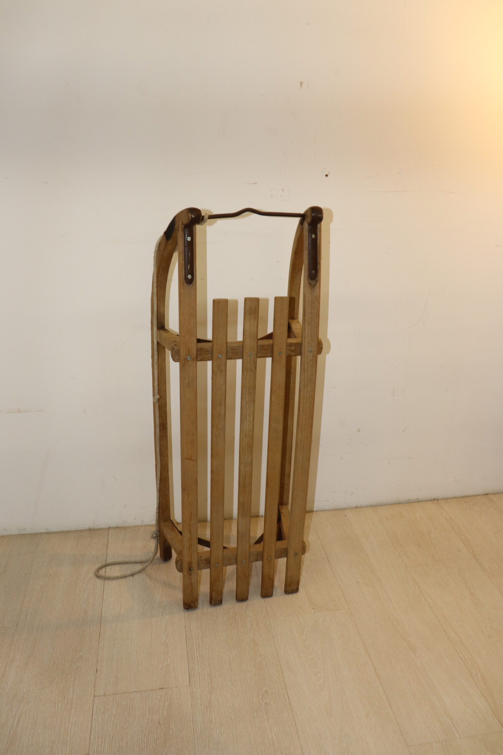 7954 Luge en bois – Image 1