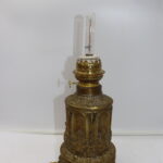 Lampe à huile électrifié en laiton