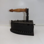 Ancien fer à repasser