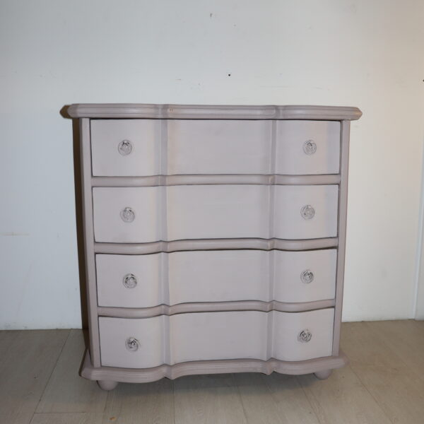 Commode avec tiroirs