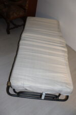 Lit d'appoint pliable sur roulette