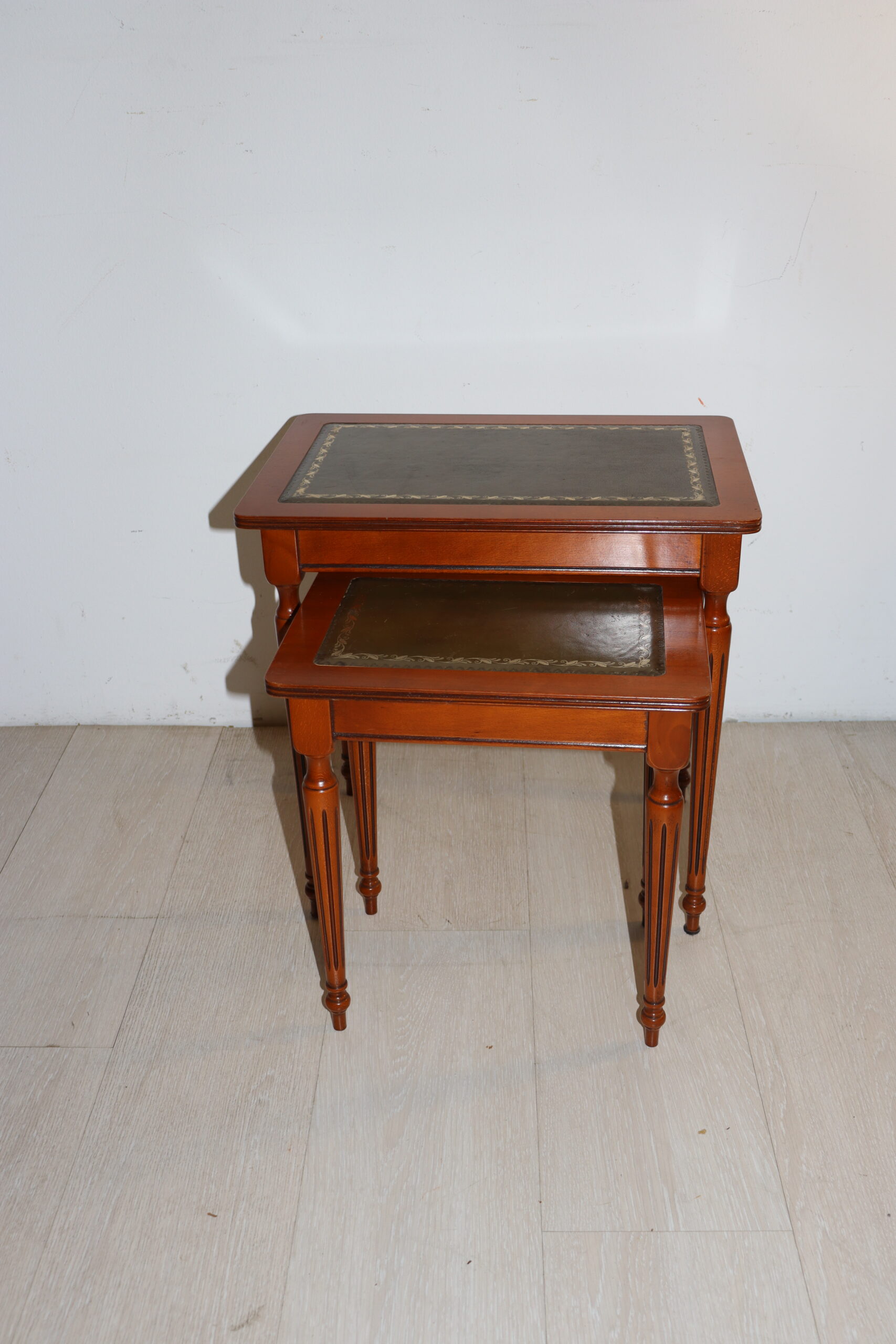8101 Table gigogne – Image 1