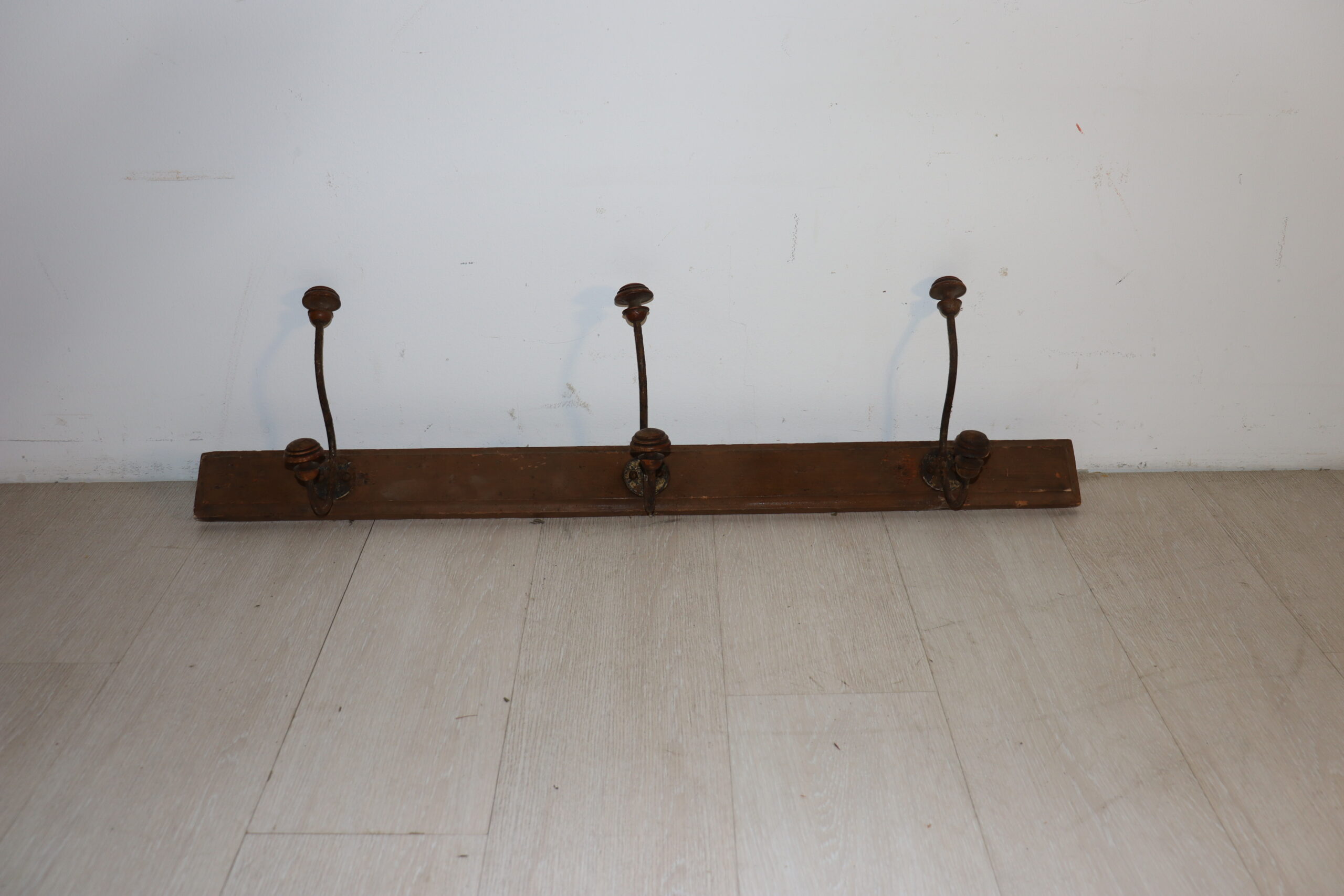 8164 Porte habits – Image 1