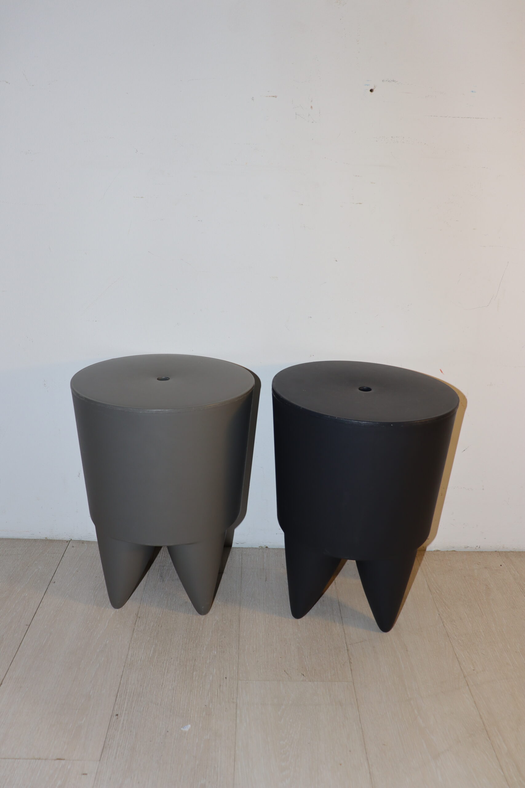 8177 2x tabourets Bubu de Philppe Starck – Image 1