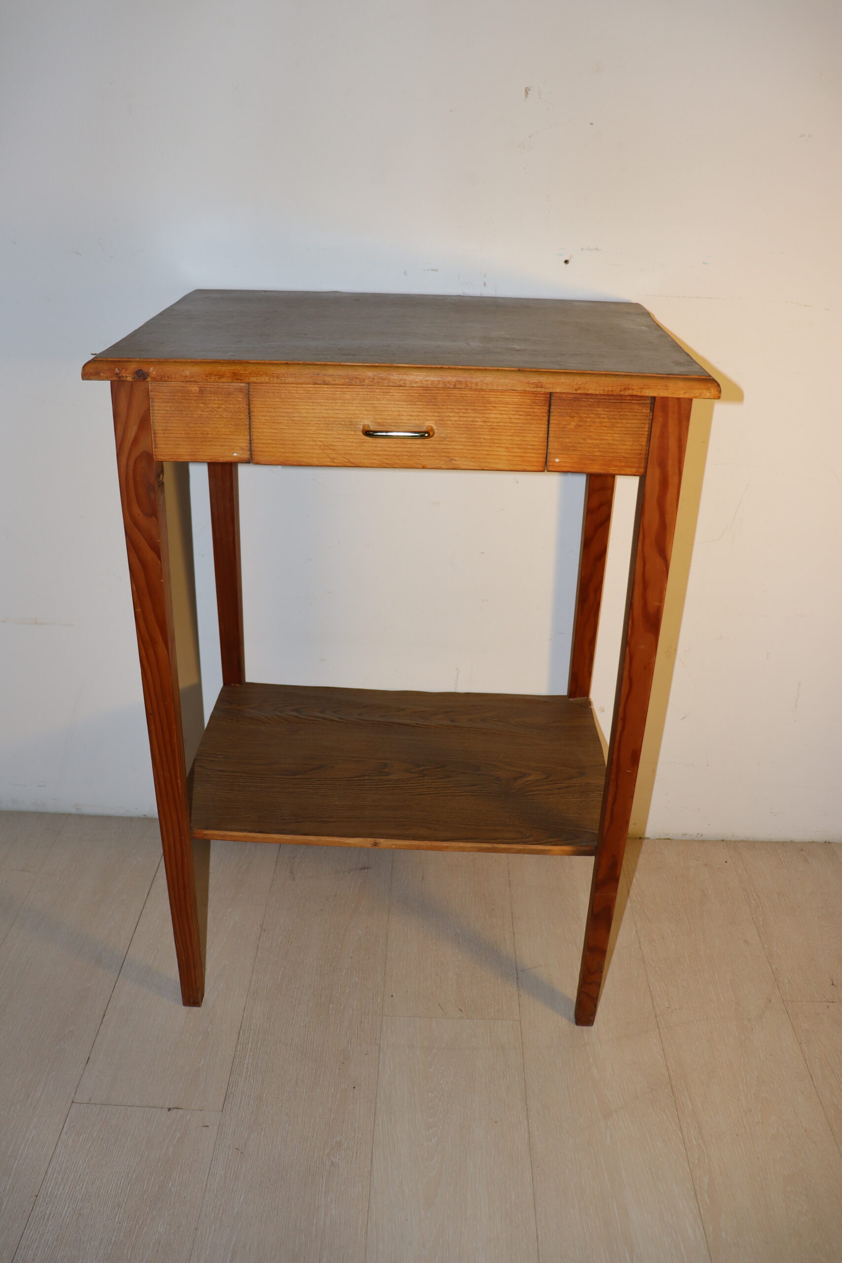 8189 Meuble d'appoint avec tiroir – Image 1