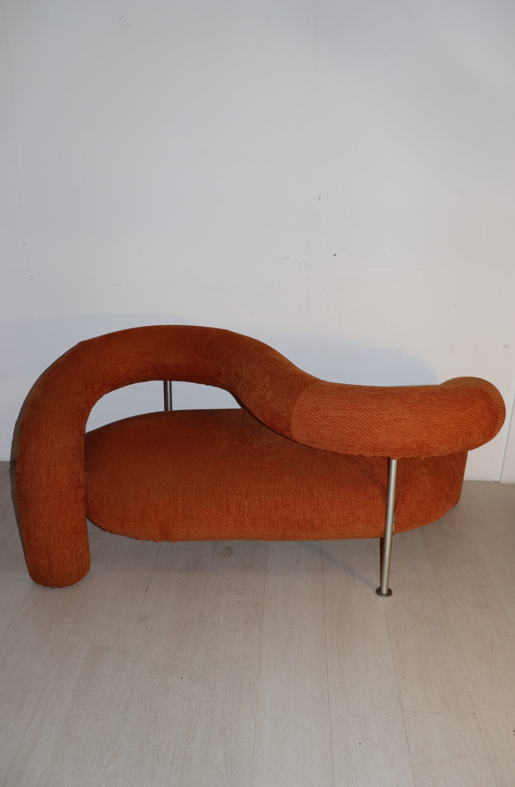 8204 (3) Fauteuil Design orange – Image 1