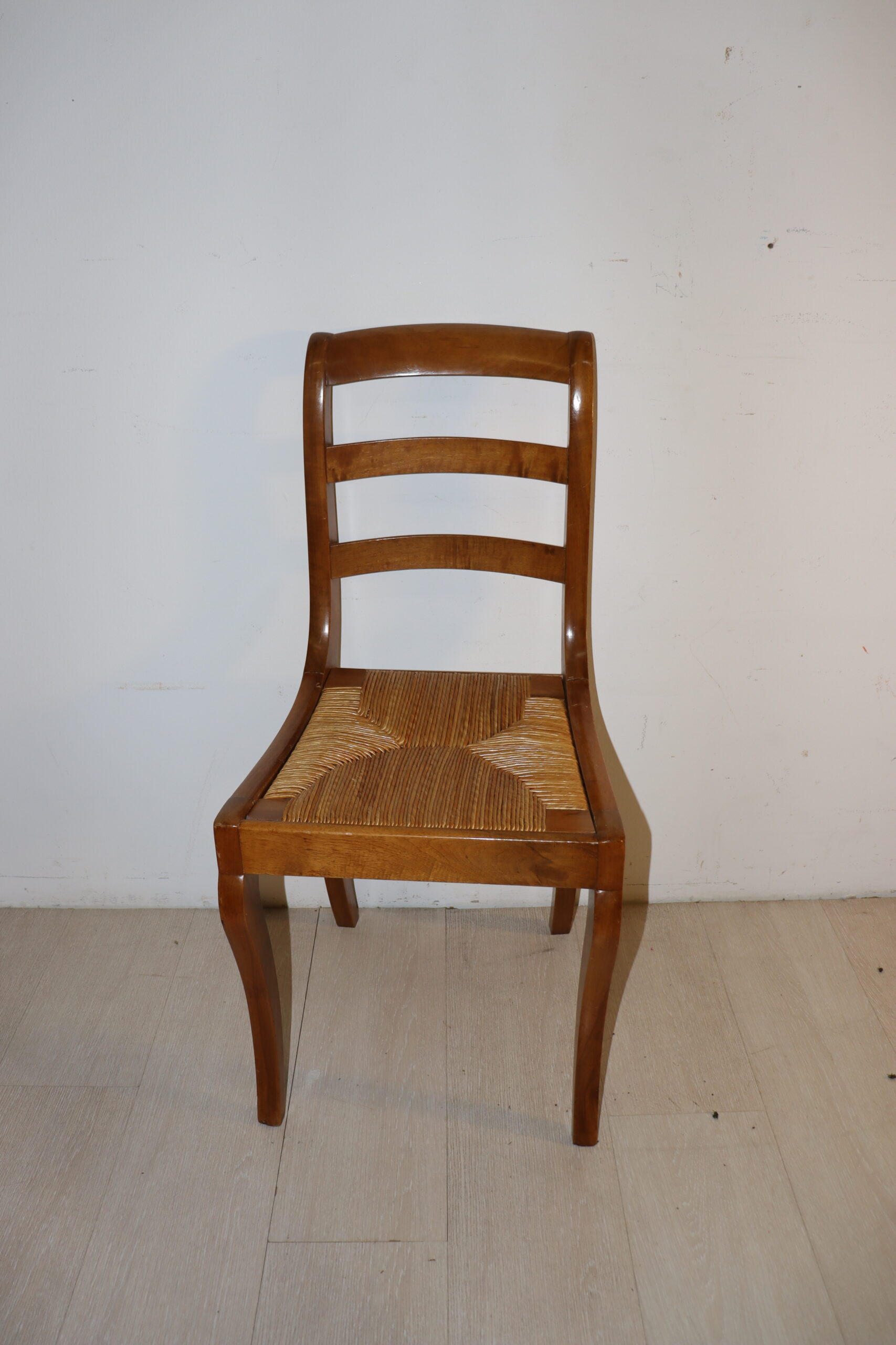 8222 Chaise avec paillage – Image 1