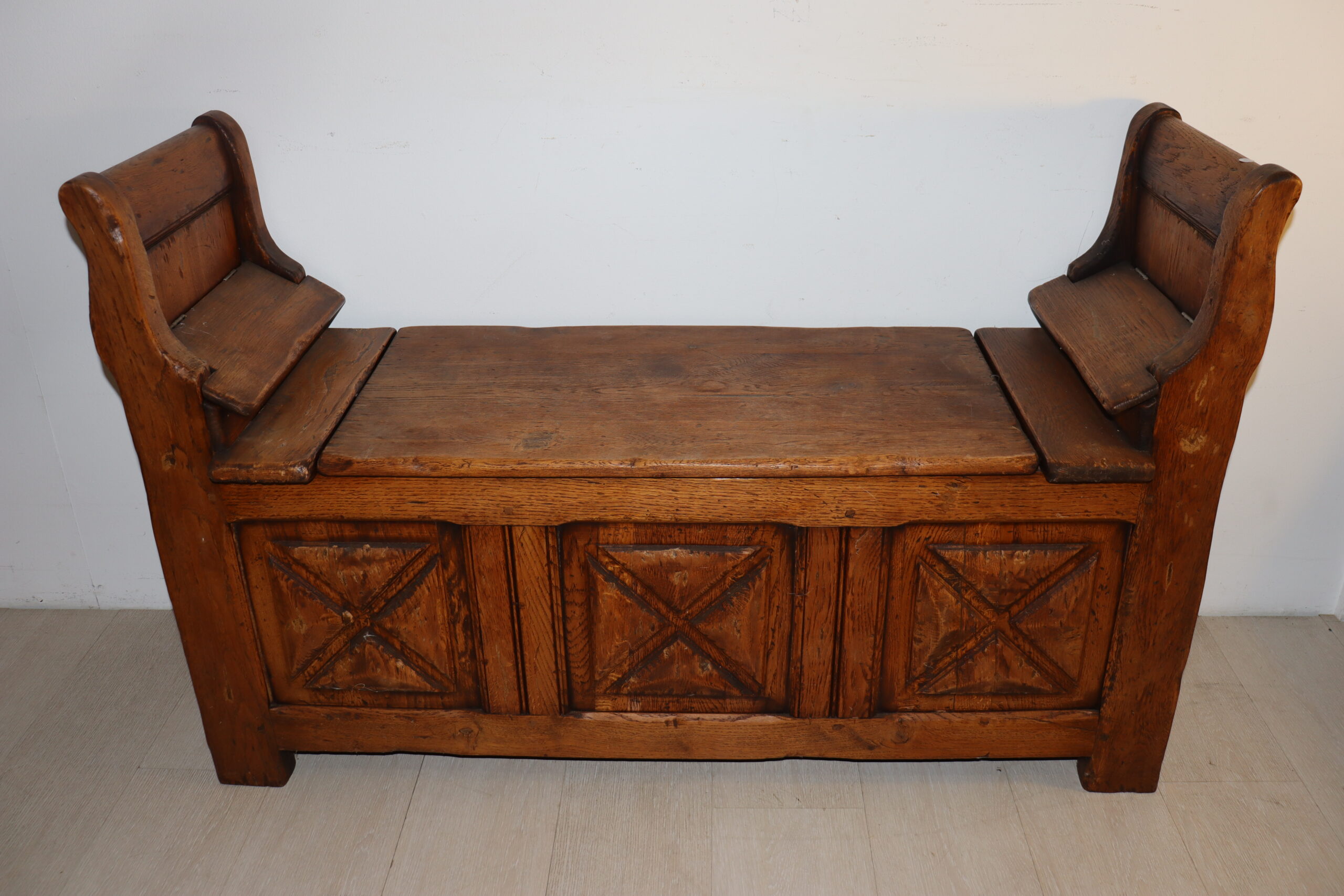 8248 Banc coffre en chêne – Image 1