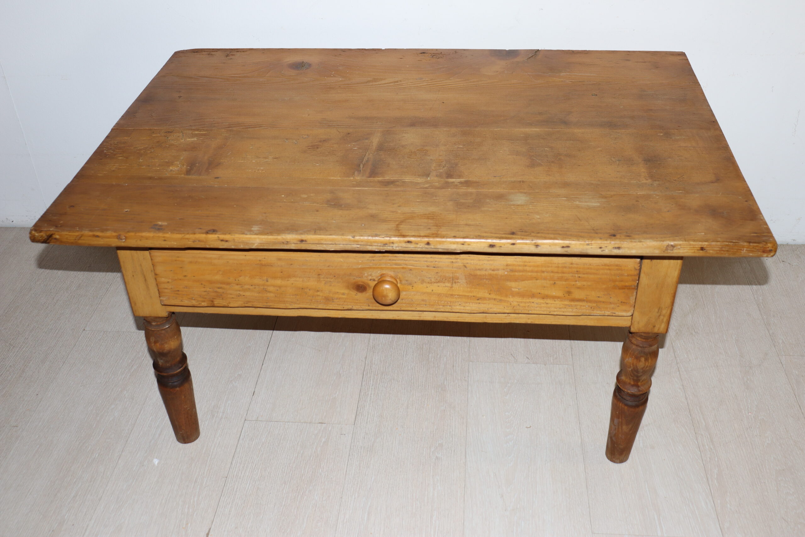 8254 Table de salon sablée – Image 1