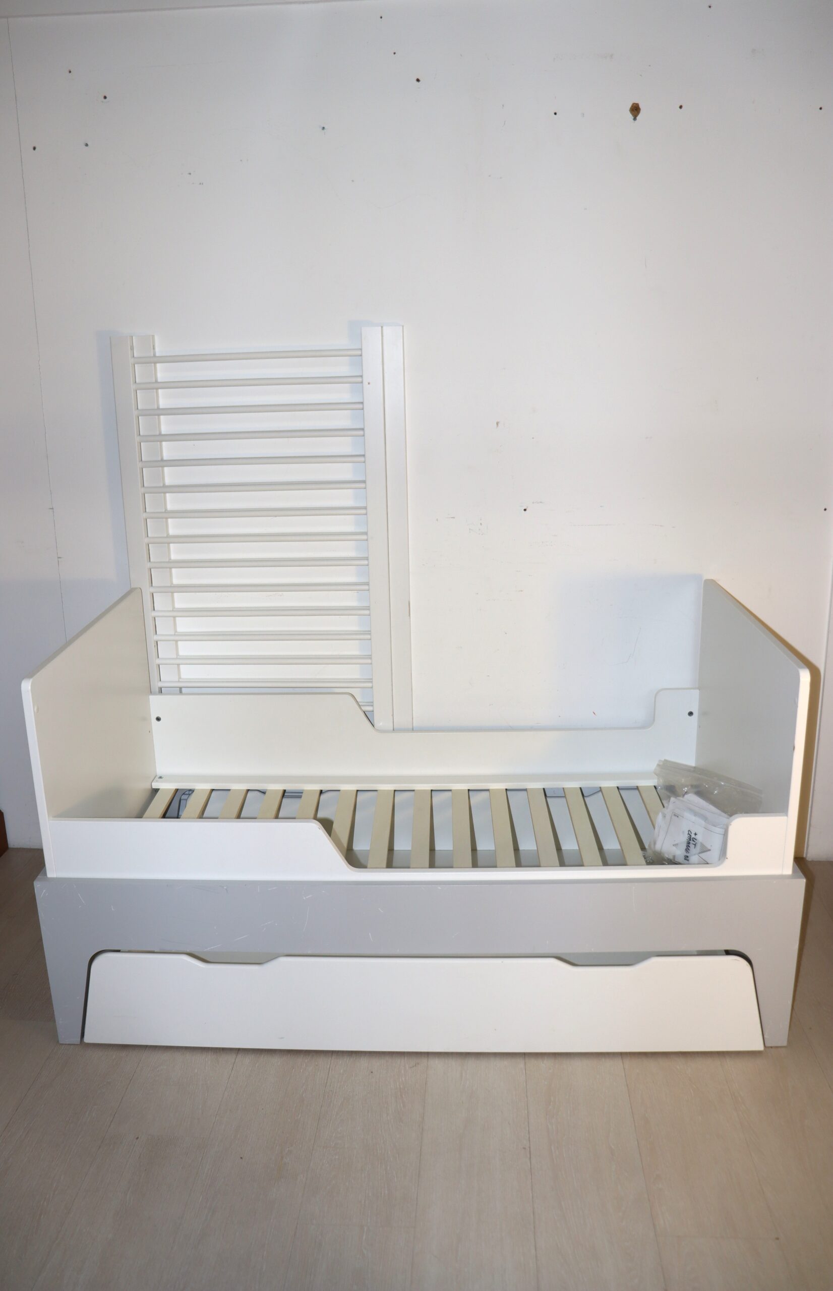 8263 Lit enfant évolutif avec tiroir et barrières – Image 1