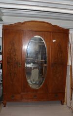 Armoire avec miroir