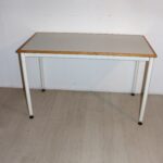 Table de travail à hauteur réglable