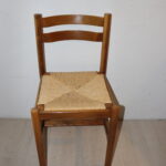 Chaise en bois et paille