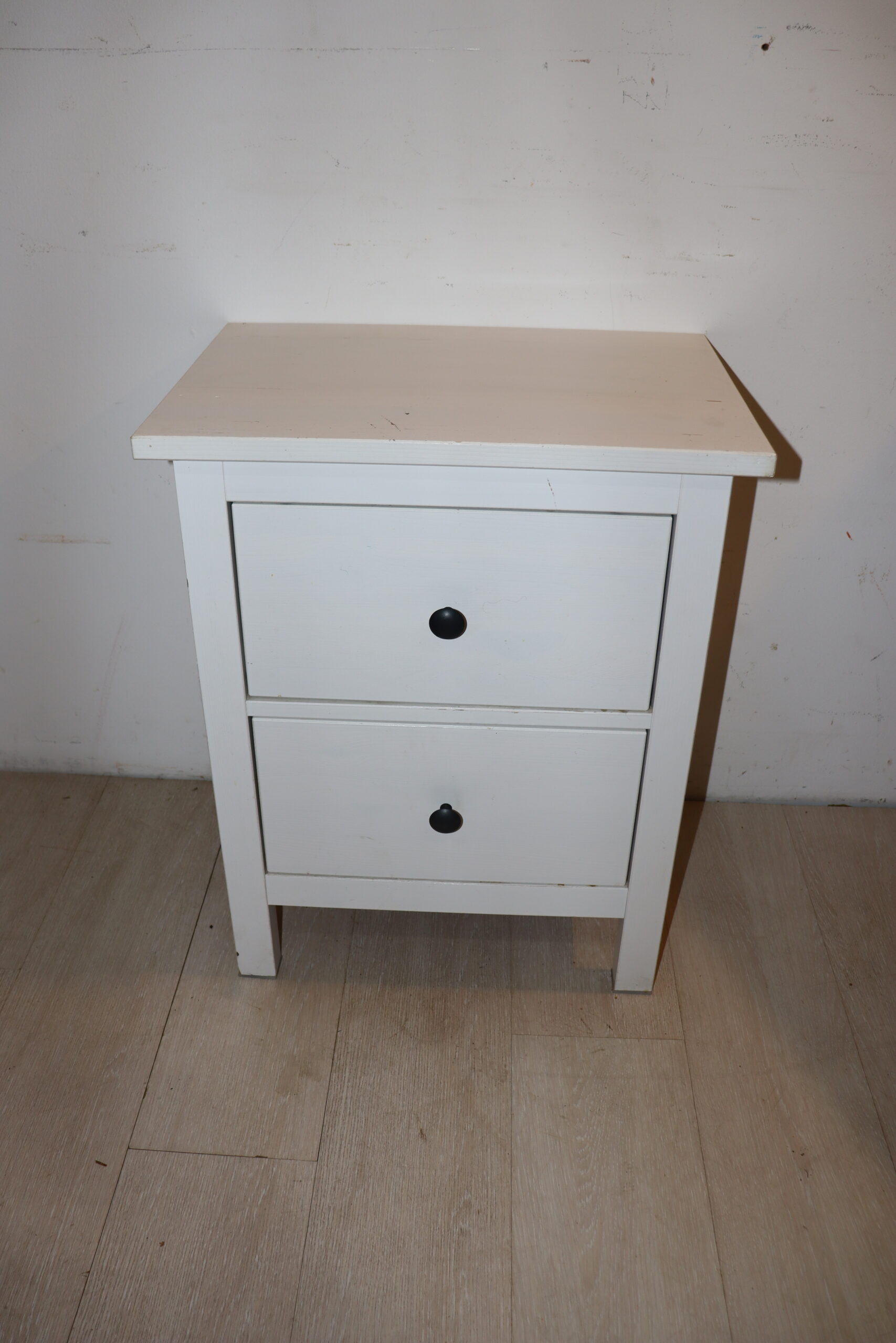 8351 Table de nuit – Image 1