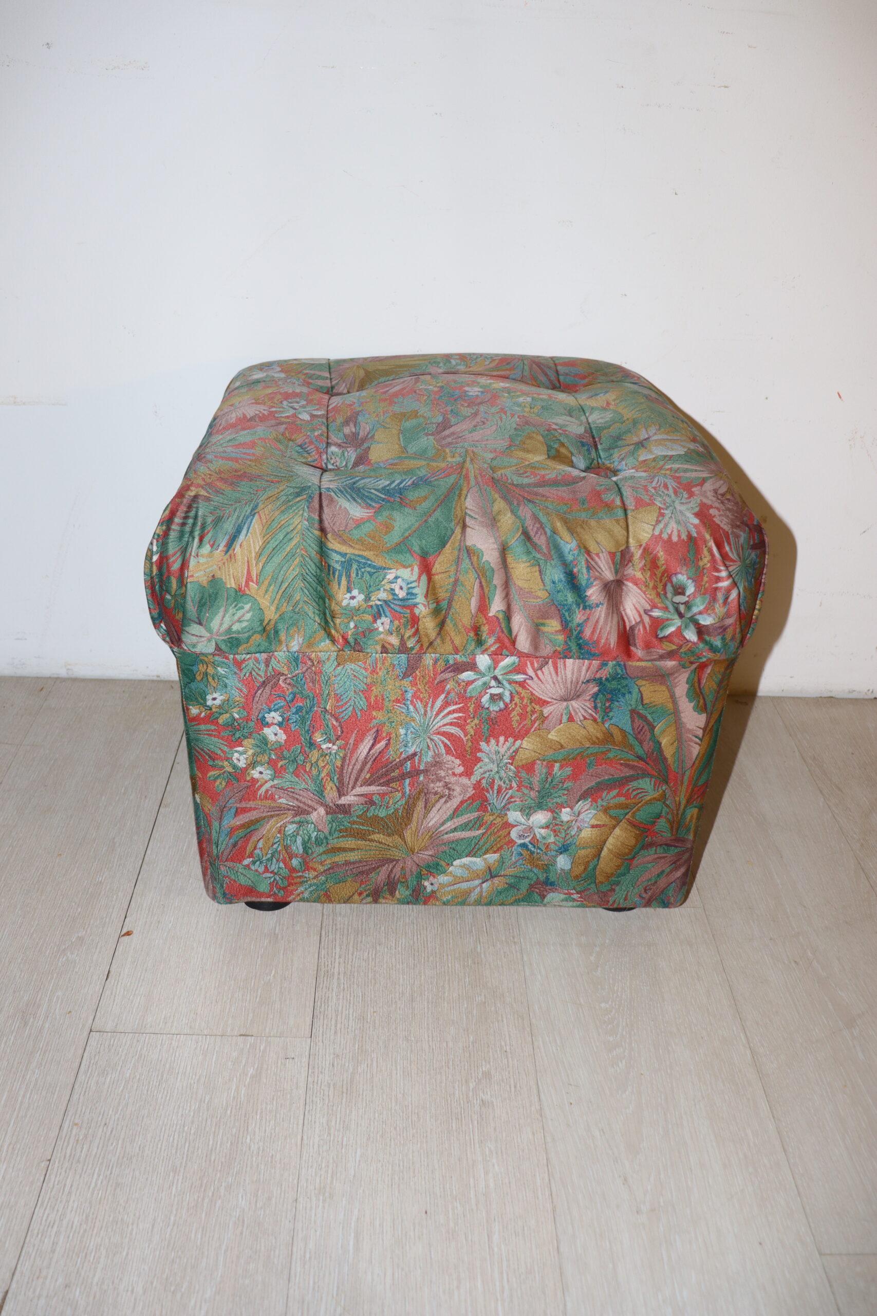 DC 136 Pouf vintage – Image 1