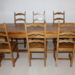 Table valaisanne avec 6x chaises