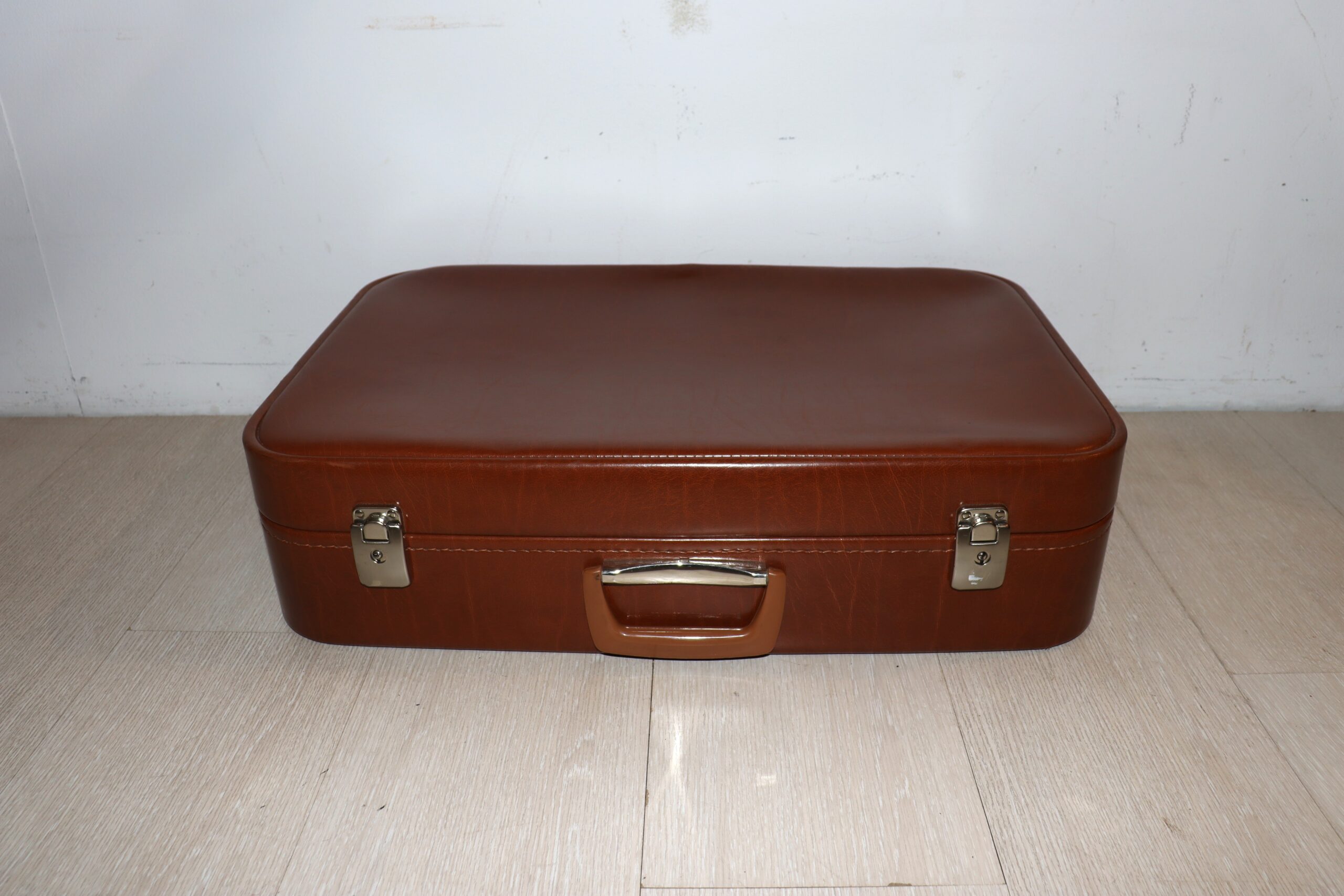 8439 Valise vintage brune – Image 1