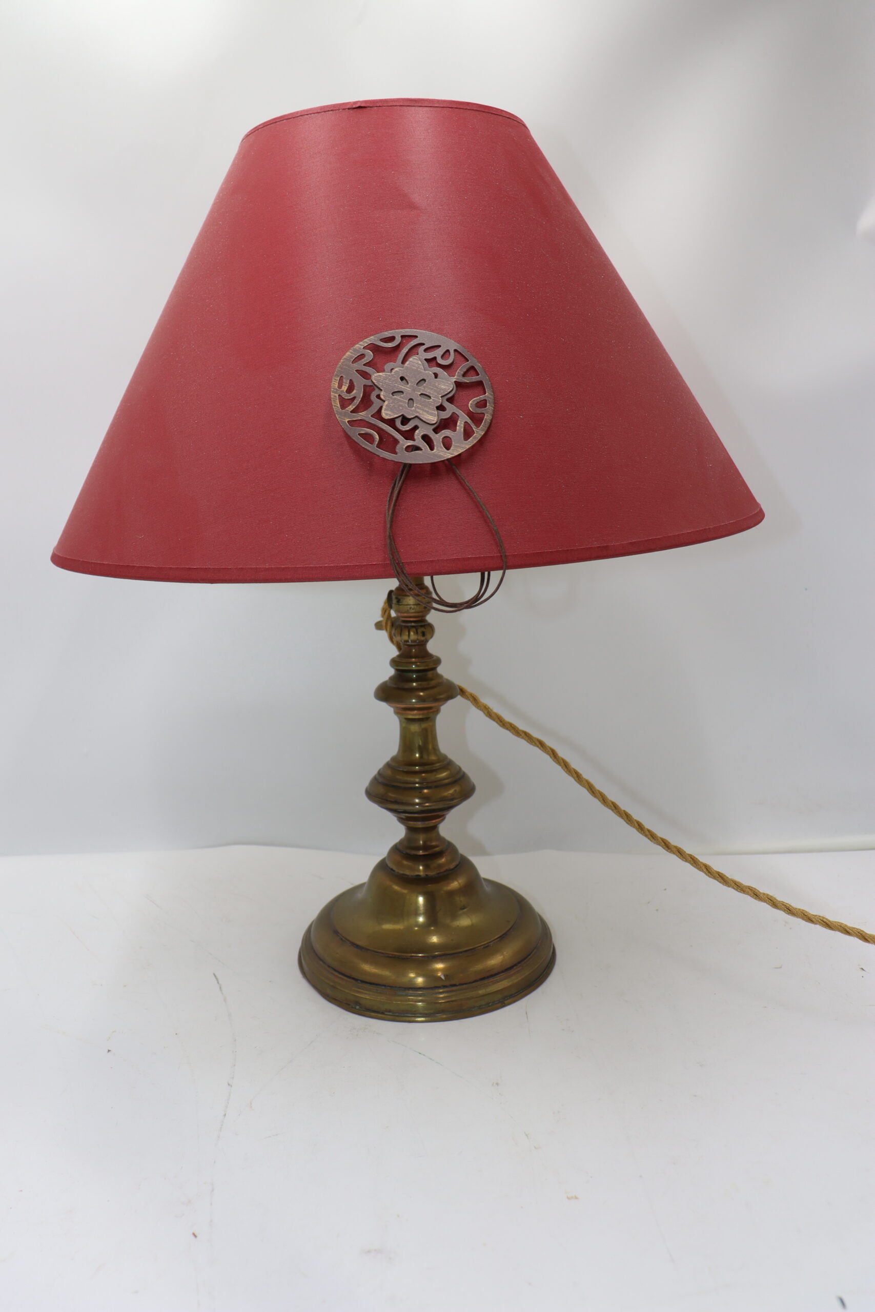 8442 Lampe de table pied en laiton – Image 1