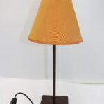 Lampe pied en métal