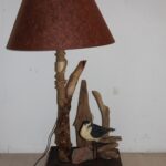 Lampe de salon artisanale en bois flotté