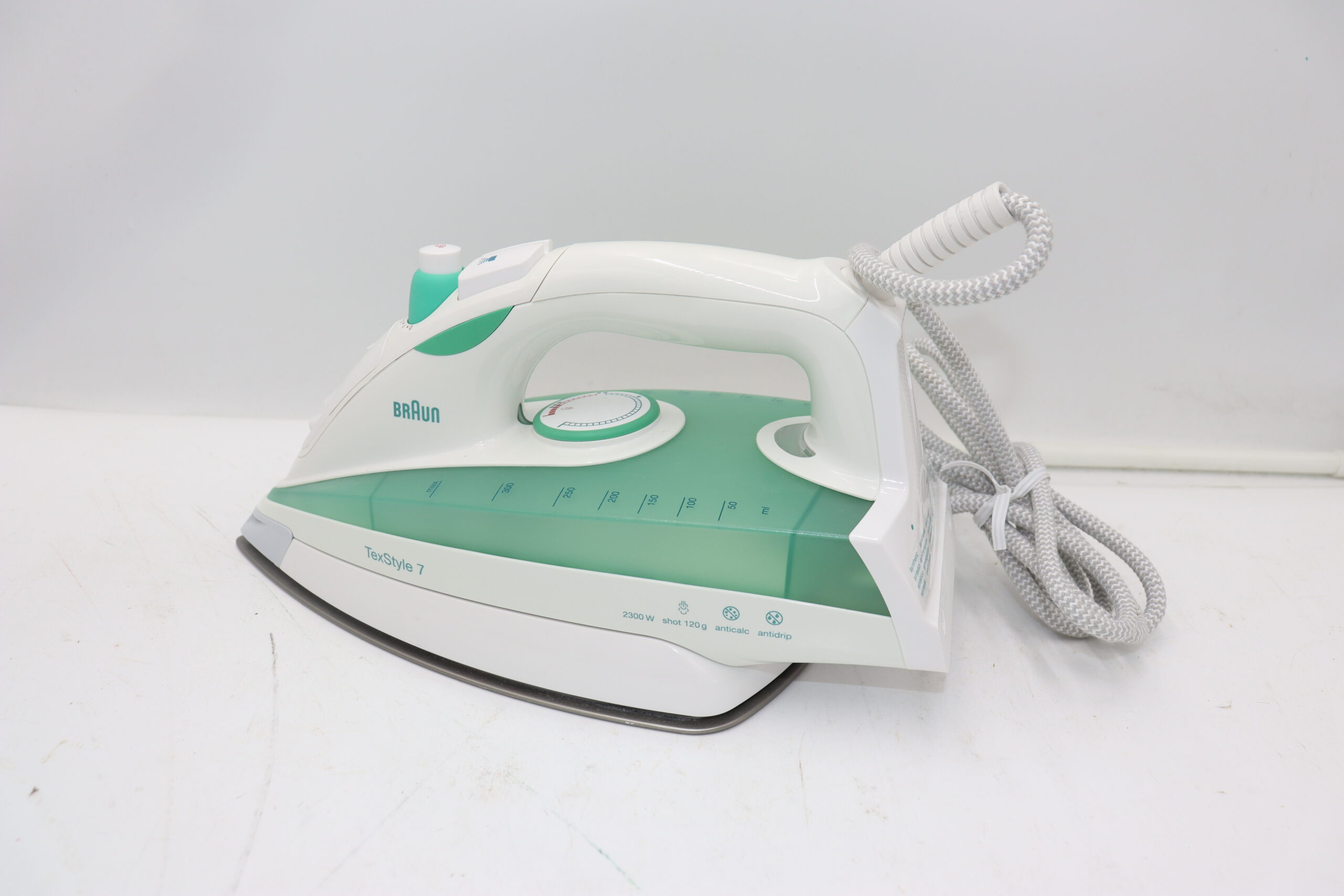 8540 Fer à repasser Braun – Image 1