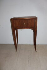 Petit meuble d appoint à restaurer