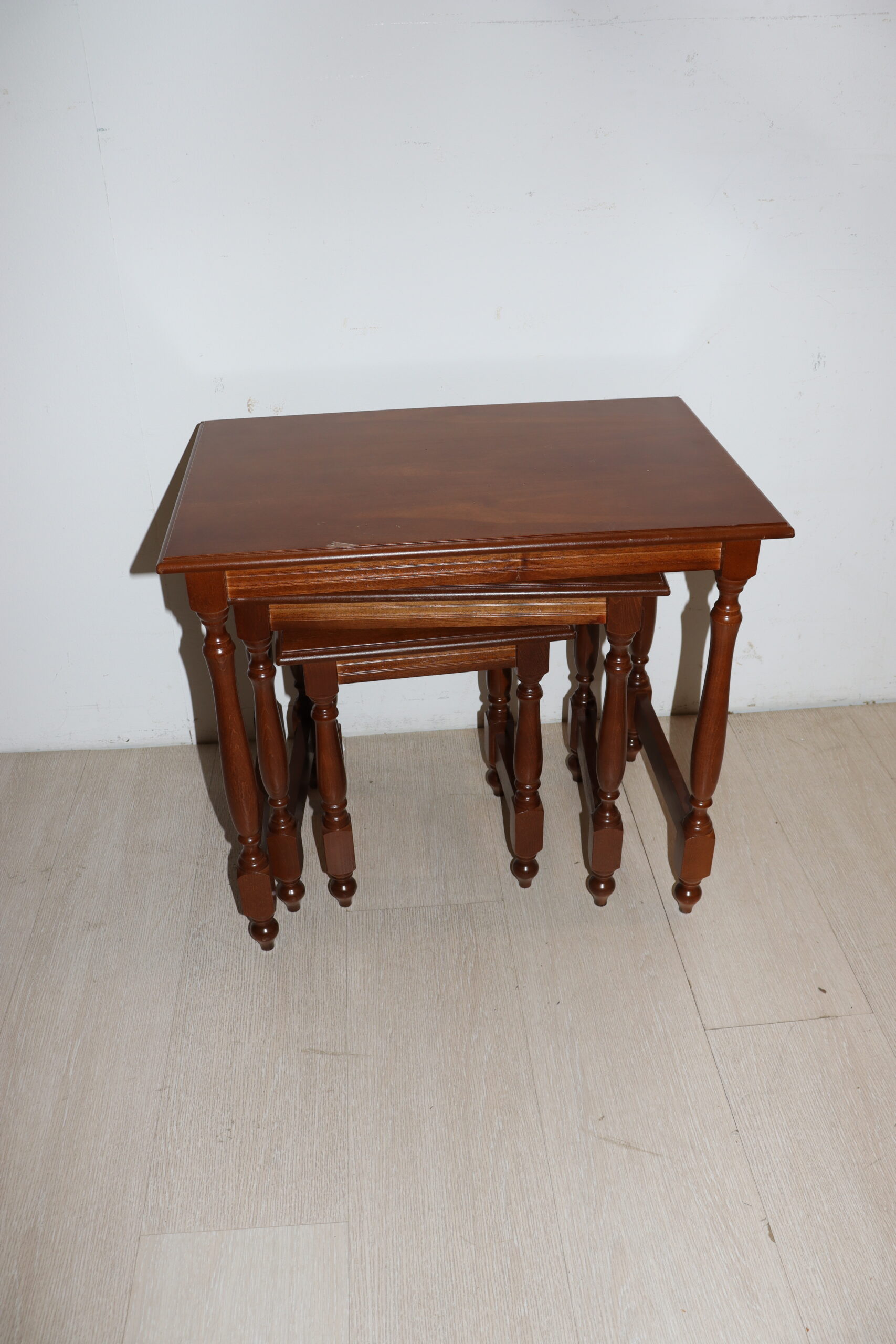 DC 168 Table gigogne – Image 1