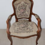 Fauteuil avec tissu à restaurer