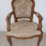 Fauteuil avec tissu à restaurer