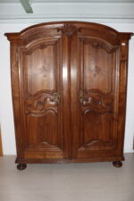Armoire ancienne marquetée