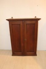 Meuble mural pour outillage