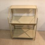 Meuble de rangement en métal