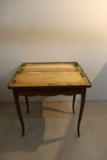 Petite table d'appoint à restaurer – Image 2