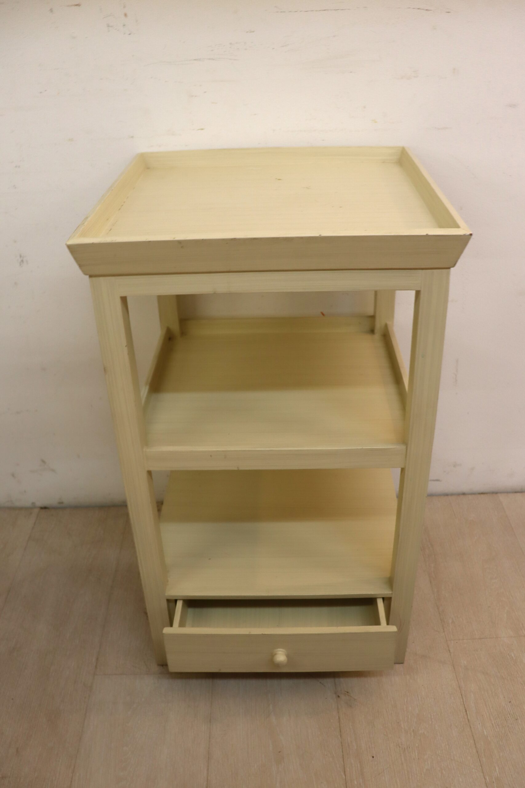 8748 Table de nuit avec tiroir OKA Beauvais – Image 1