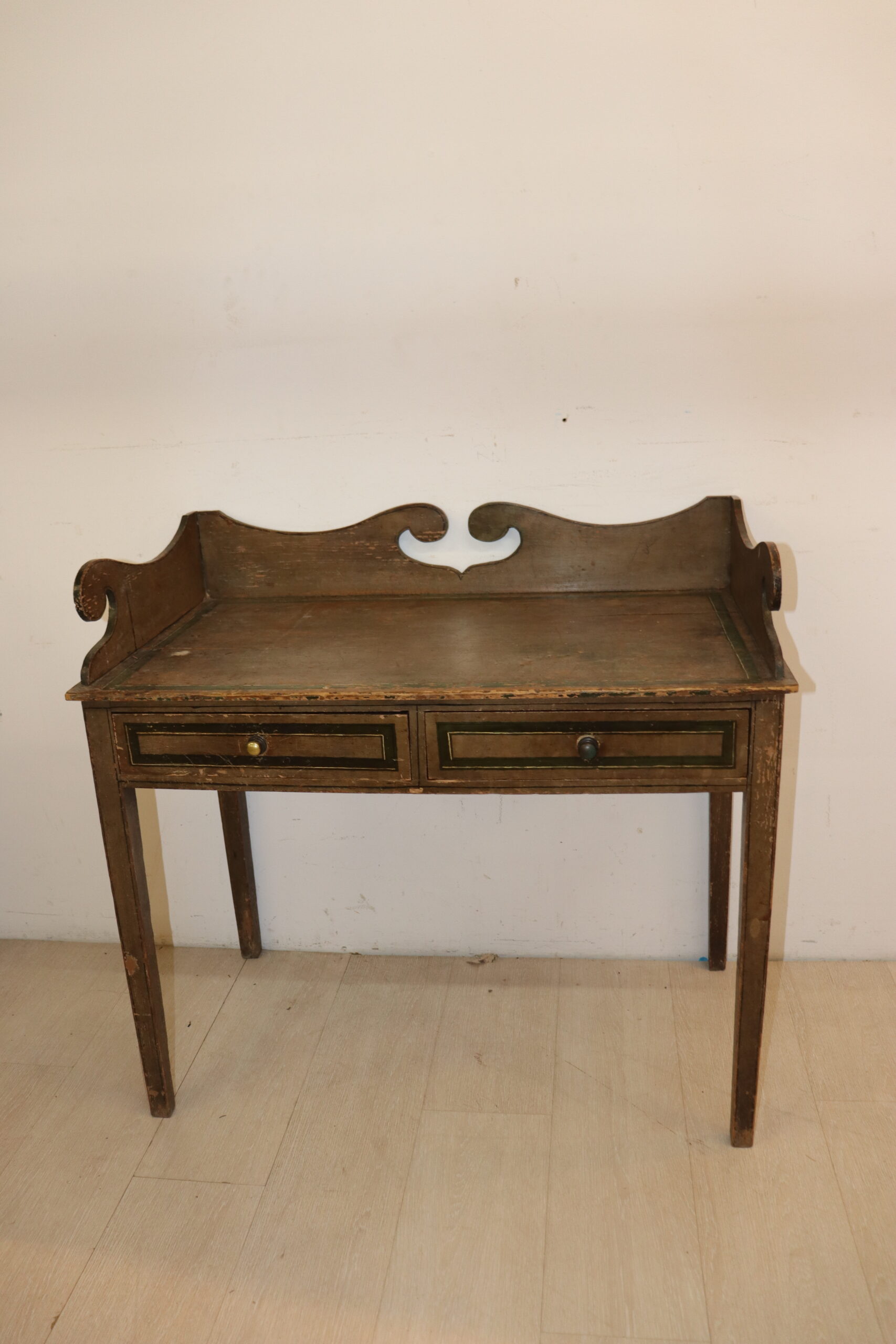 8750 Bureau – Image 1