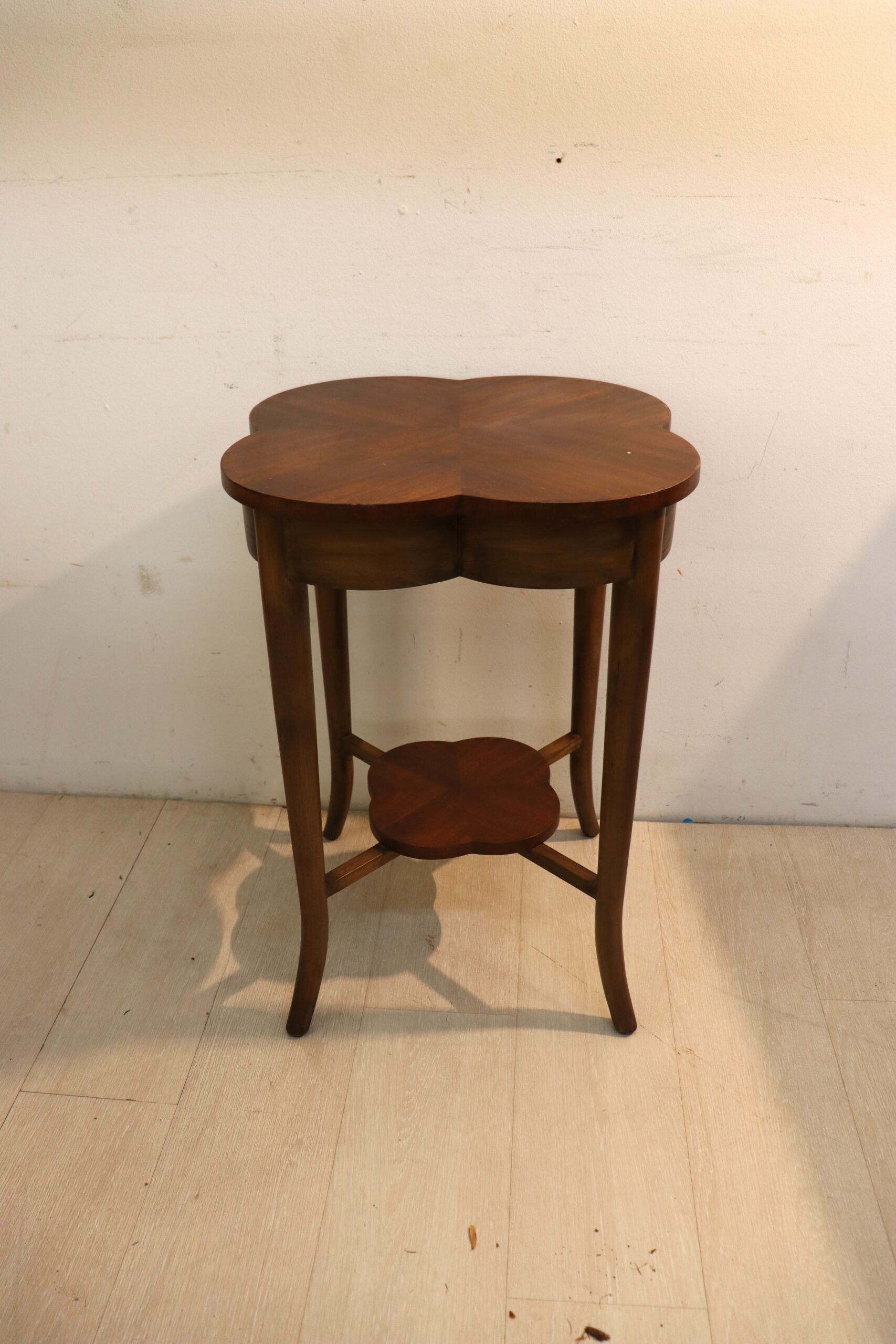 8753 Table d'appoint – Image 1