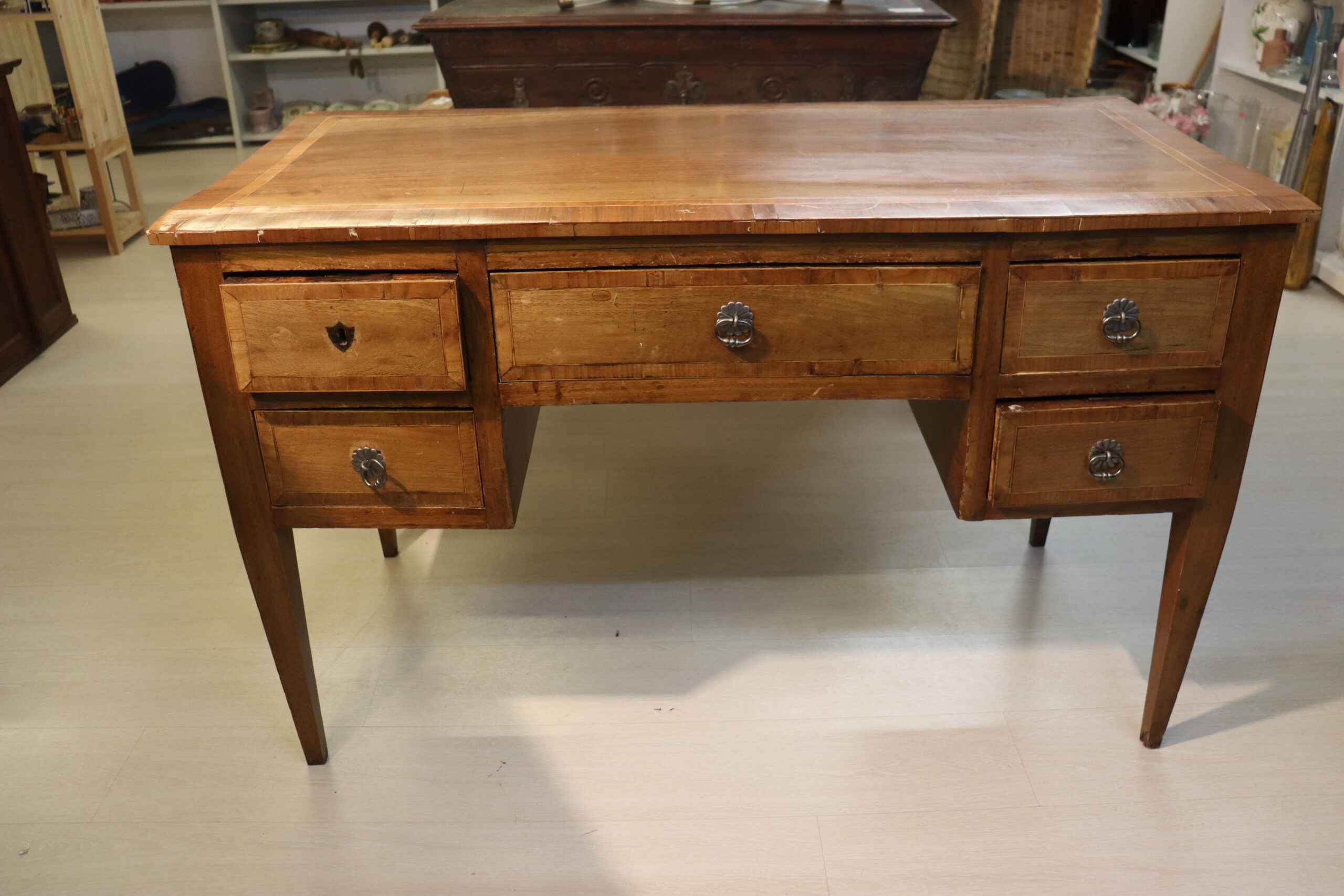 8767 Ancien bureau – Image 1