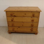 Commode en pin