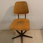 Ancienne chaise  d'écolier
