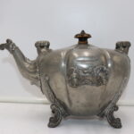 Théière ancienne