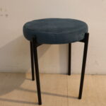 Tabouret en tissu bleu